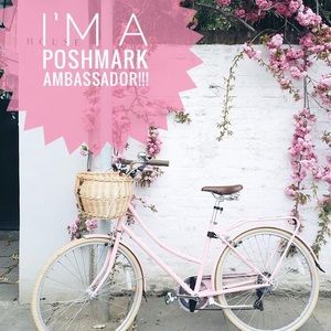 I’m a Poshmark Ambassador!!! 🌸